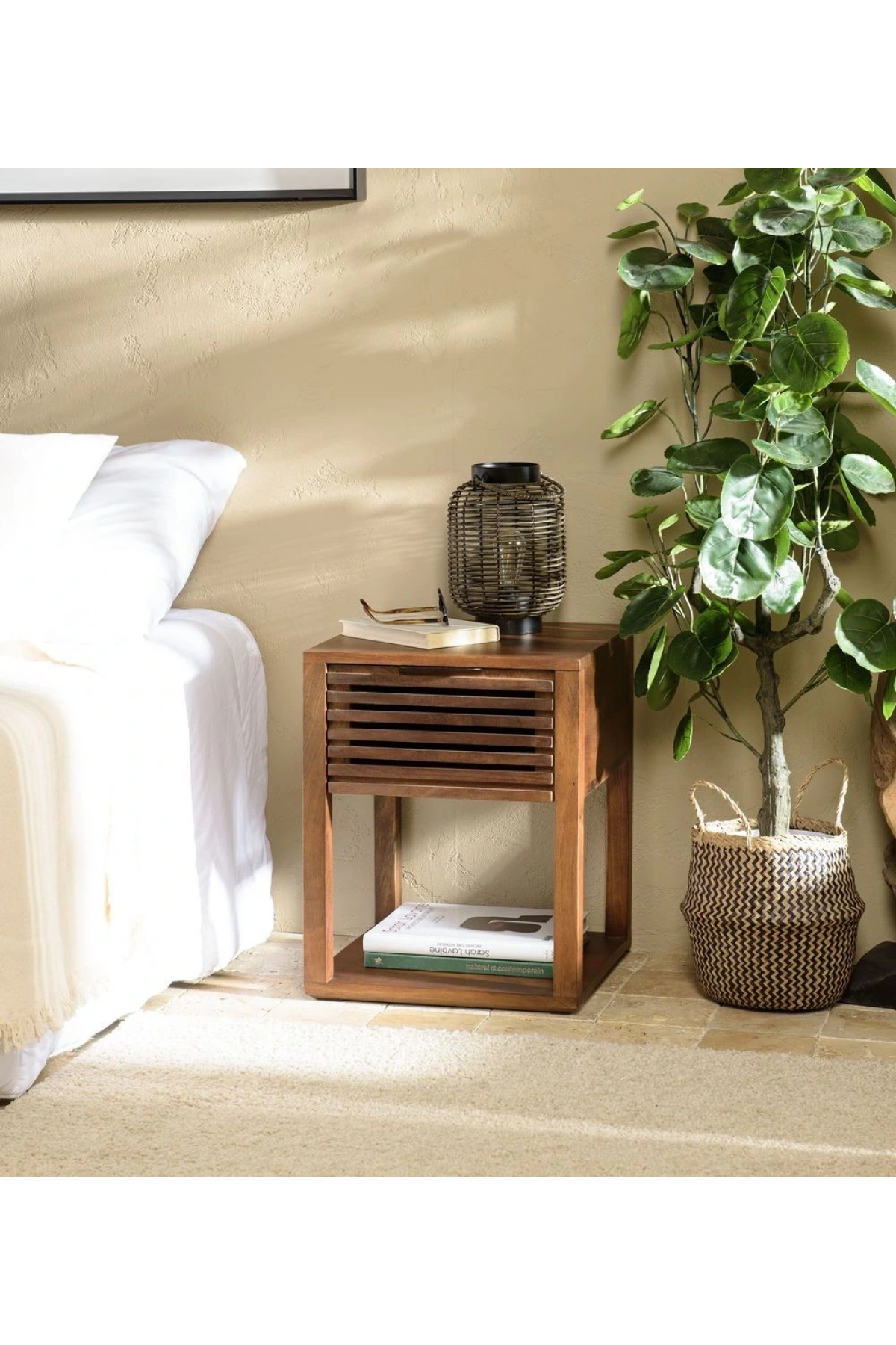 Rústico modelo de cómoda con rejilla de madera maciza