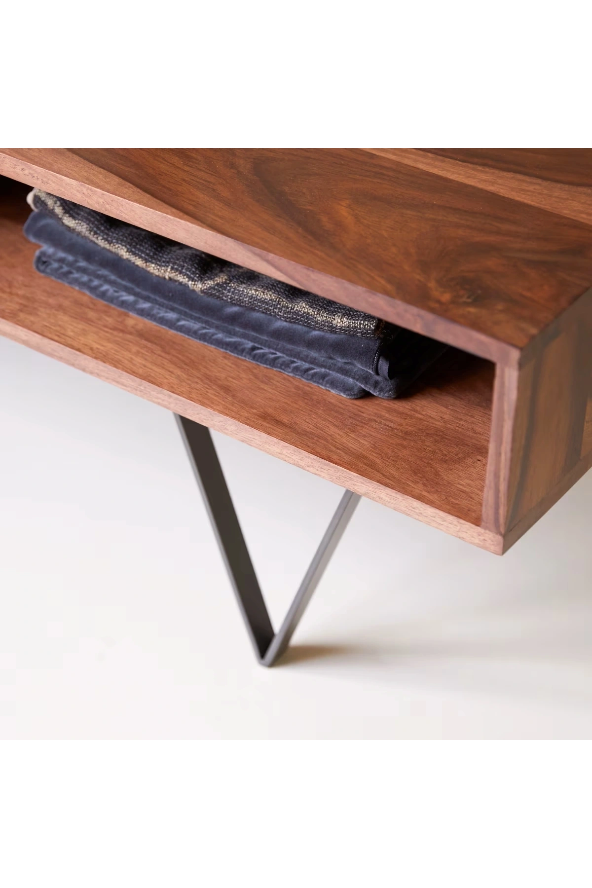 Mesa de centro de madera maciza métrica