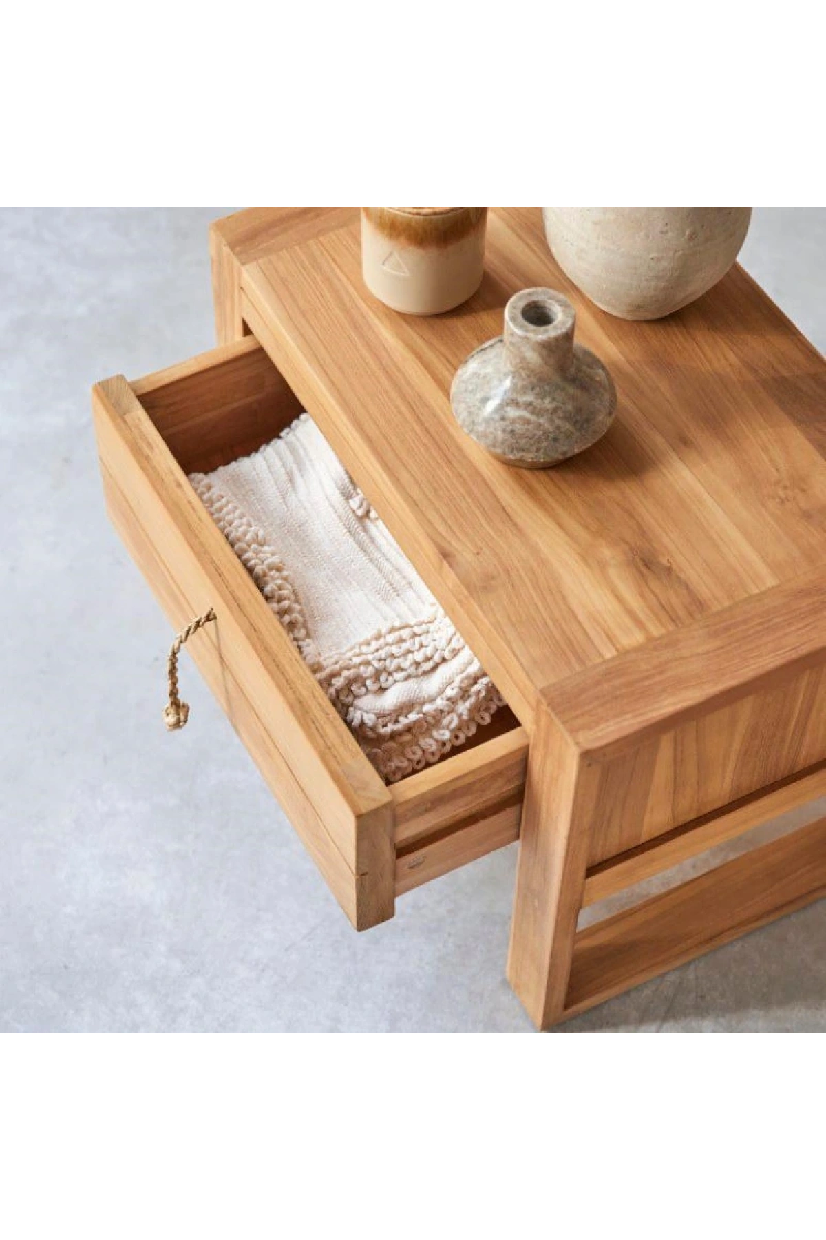 طاولة تسريح خشبية روستيك صلبة من ماركة Minimalys