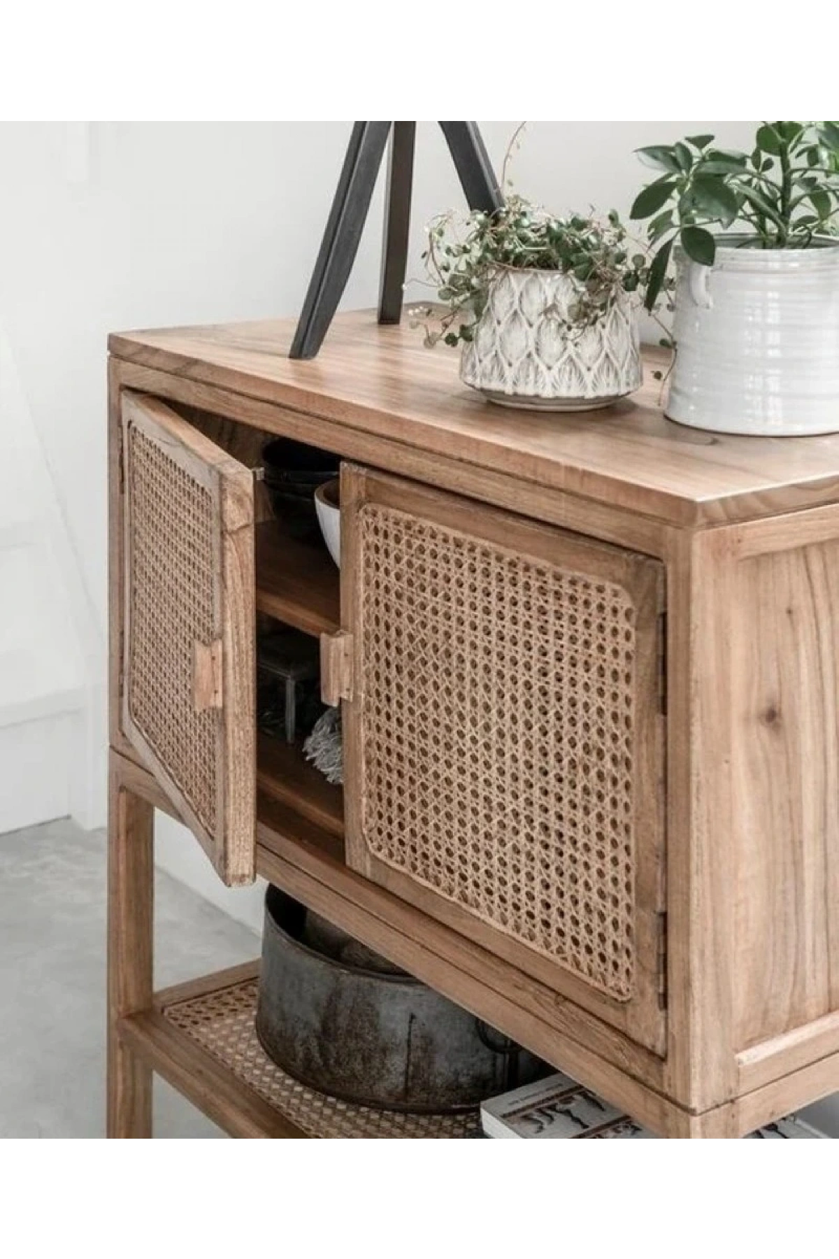 Nordisches Massivholzbuffet, Konsol