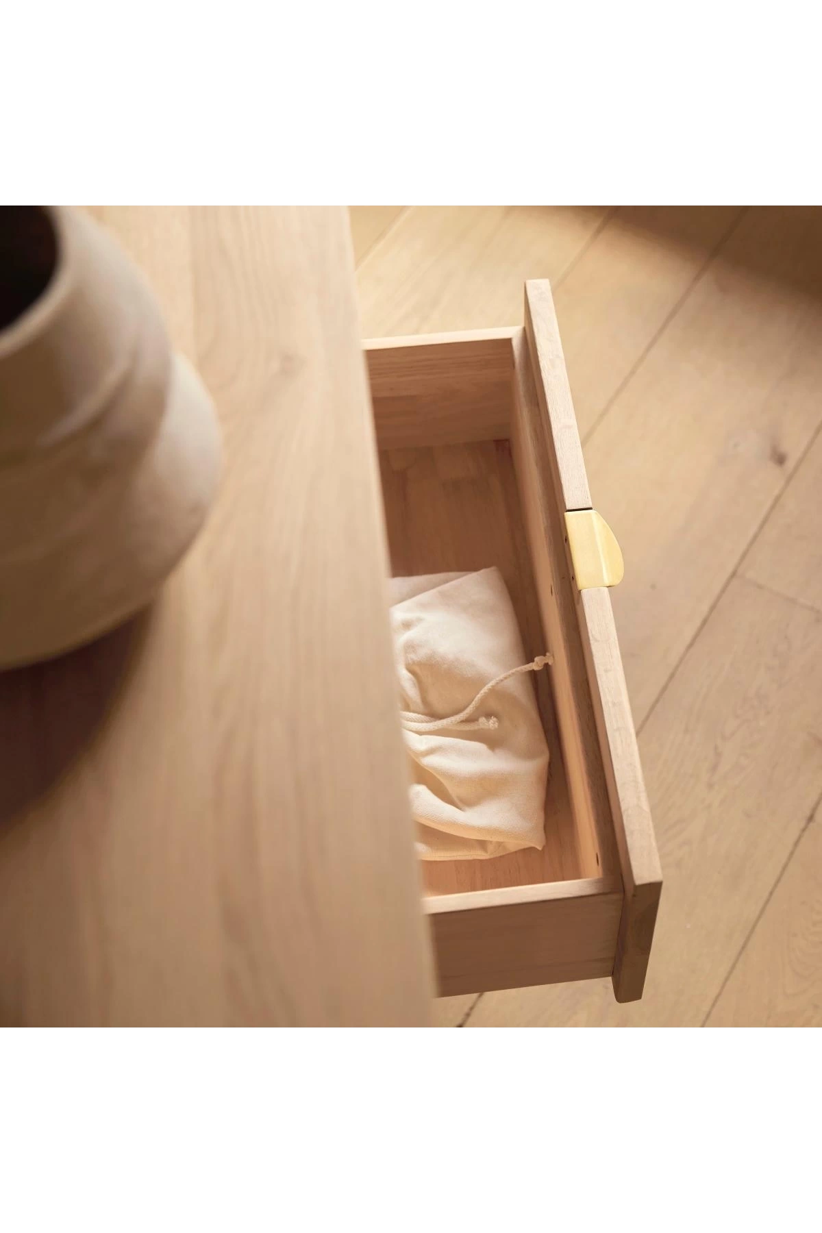 Pola natural solid wood TV unit