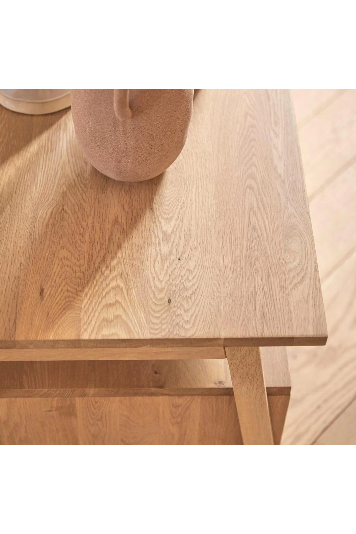 Cómoda de madera maciza de un cajón de Pola