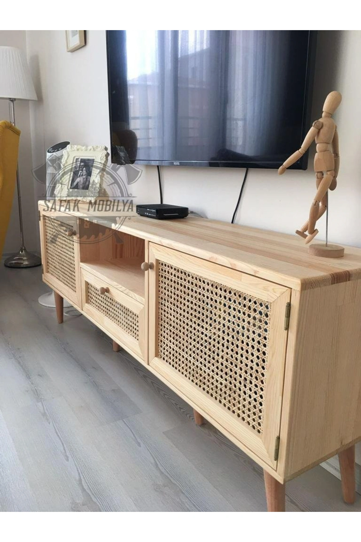 Hazeran Kapak Detaylı Masif Ahşap Çekmeceli Modern TV Ünitesi 160x58x38 cm