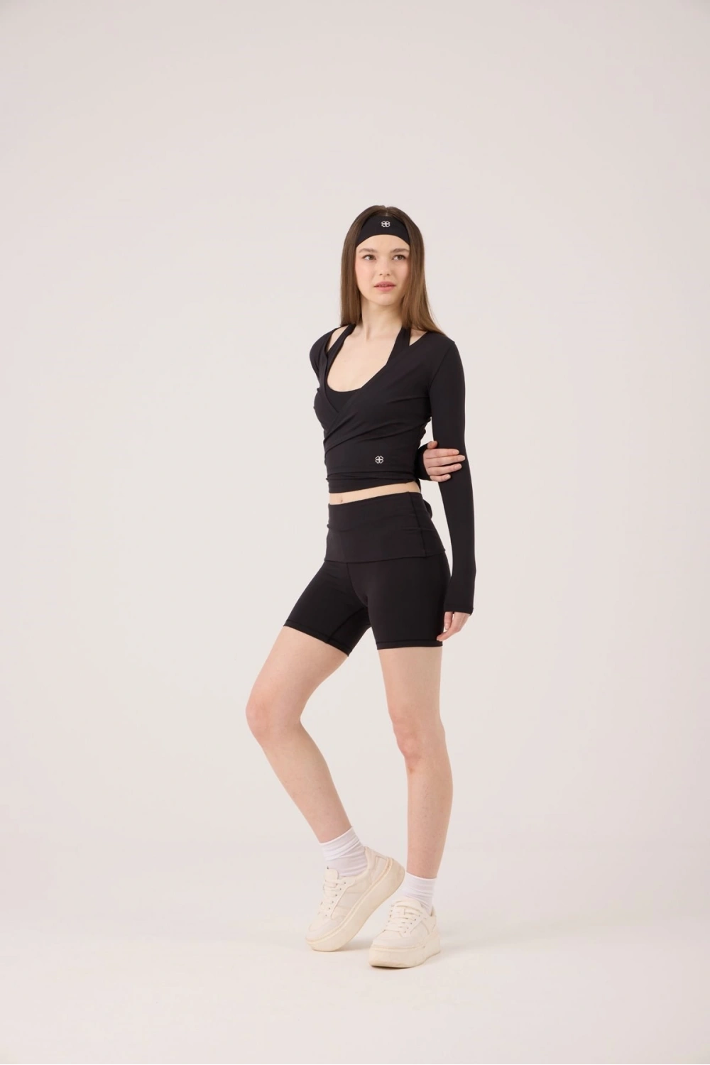 Beli Kıvrımlı Mini Kacie Şort Siyah