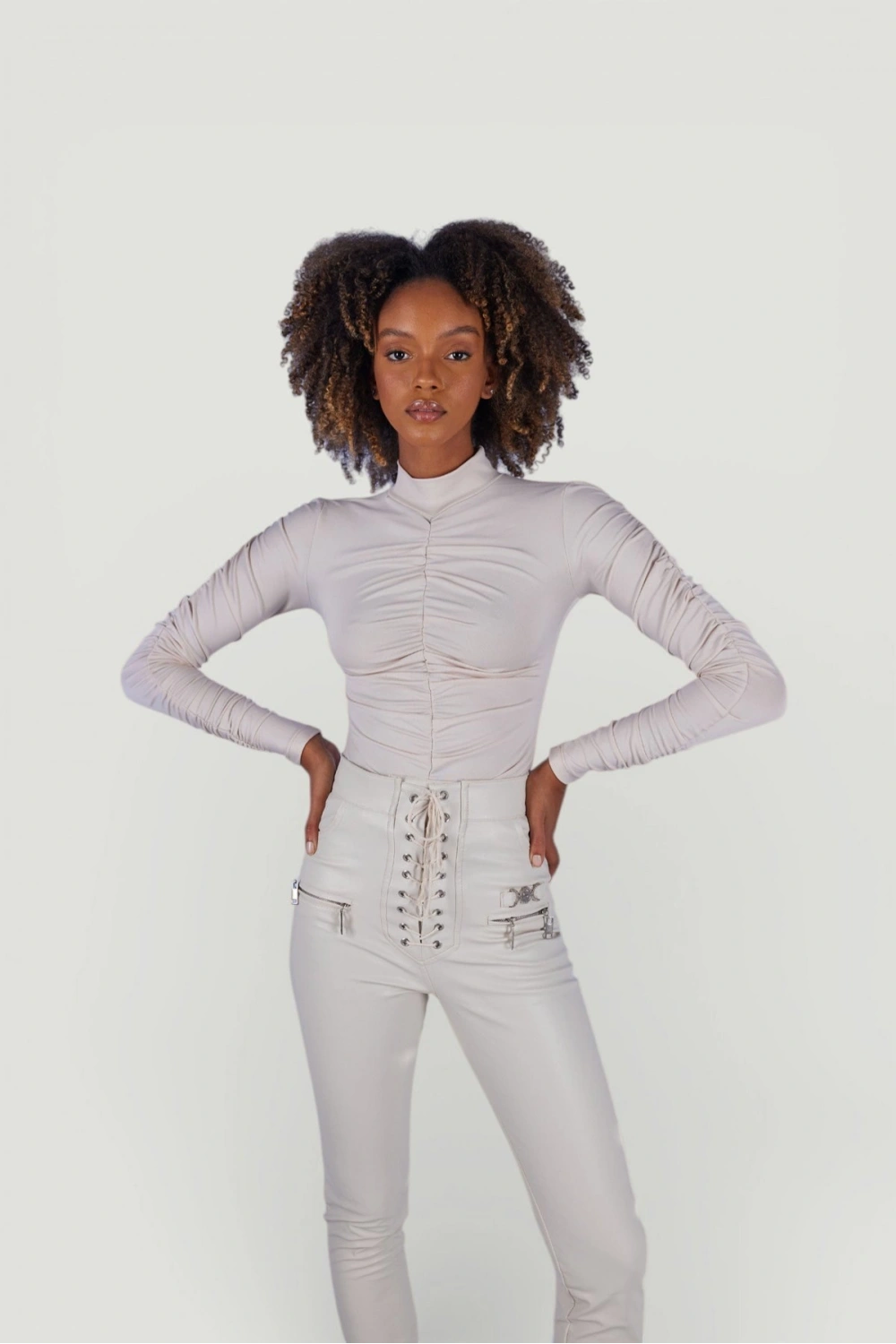 Drape Detaylı Yarım Balıkçı Draped Bluz Ekru