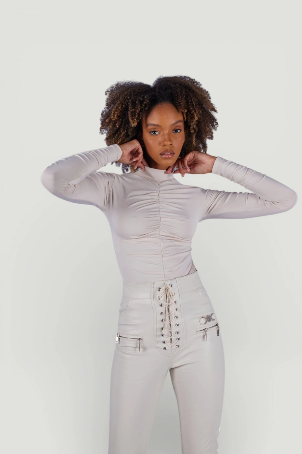 Drape Detaylı Yarım Balıkçı Draped Bluz Ekru