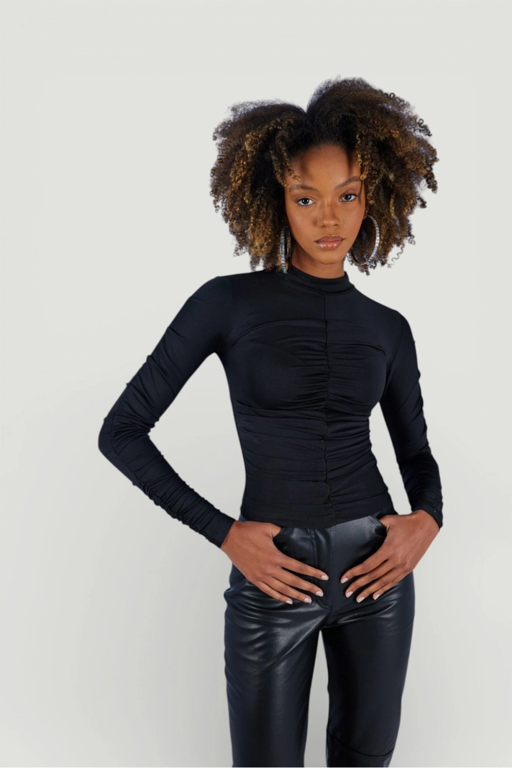 Drape Detaylı Yarım Balıkçı Draped Bluz Siyah