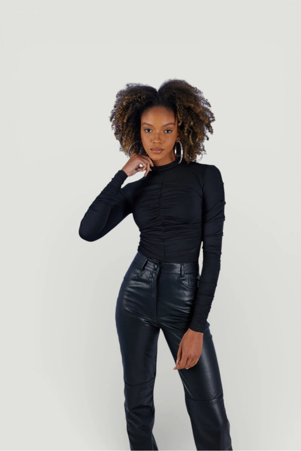 Drape Detaylı Yarım Balıkçı Draped Bluz Siyah