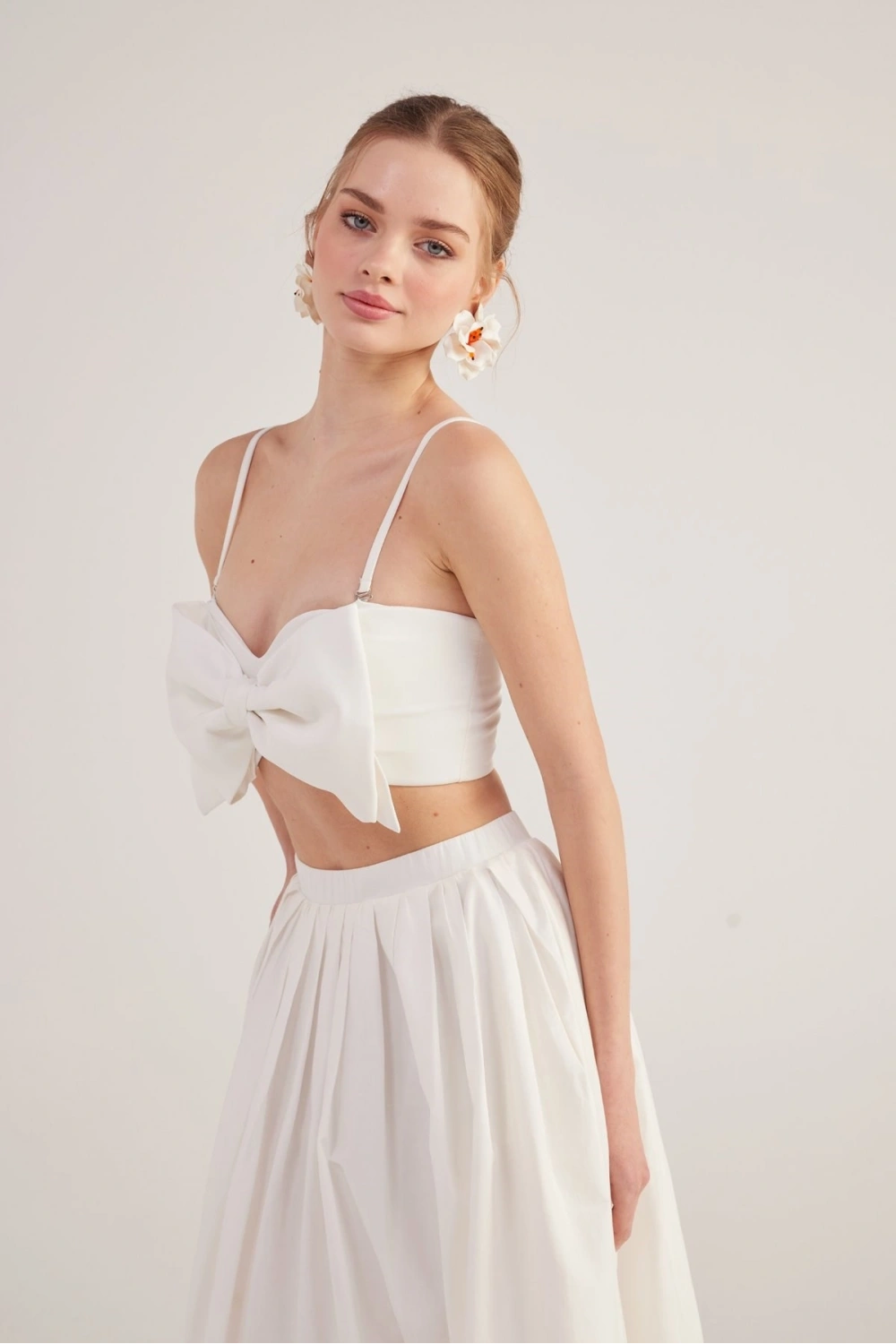 Kurdele Görünümlü Crop Jazmin Bluz Beyaz