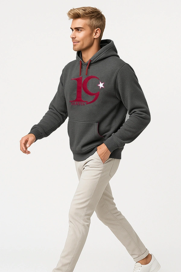 19 Mayıs Temalı 3 İp Sweatshirt Aplikeli Şık ve Konforlu Tasarım