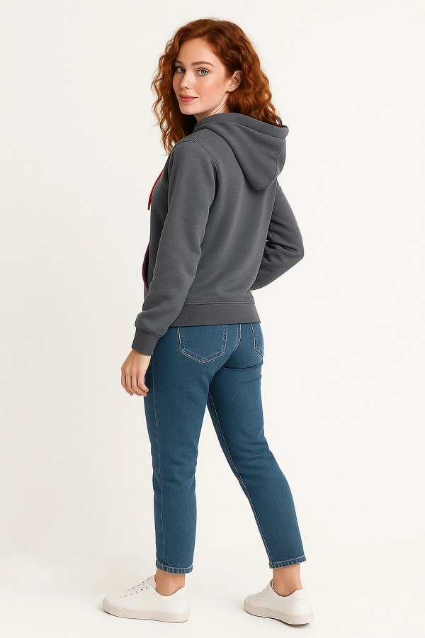 19 Mayıs Temalı 3 İp Sweatshirt Aplikeli Şık ve Konforlu Tasarım