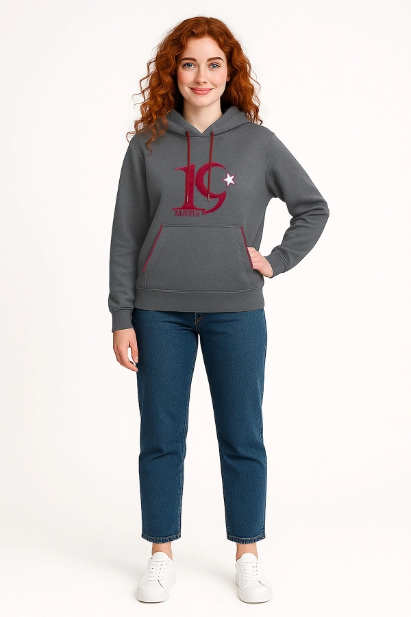 19 Mayıs Temalı 3 İp Sweatshirt Aplikeli Şık ve Konforlu Tasarım