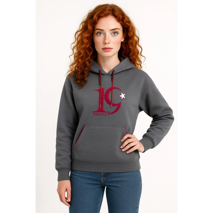 19 Mayıs Temalı 3 İp Sweatshirt Aplikeli Şık ve Konforlu Tasarım