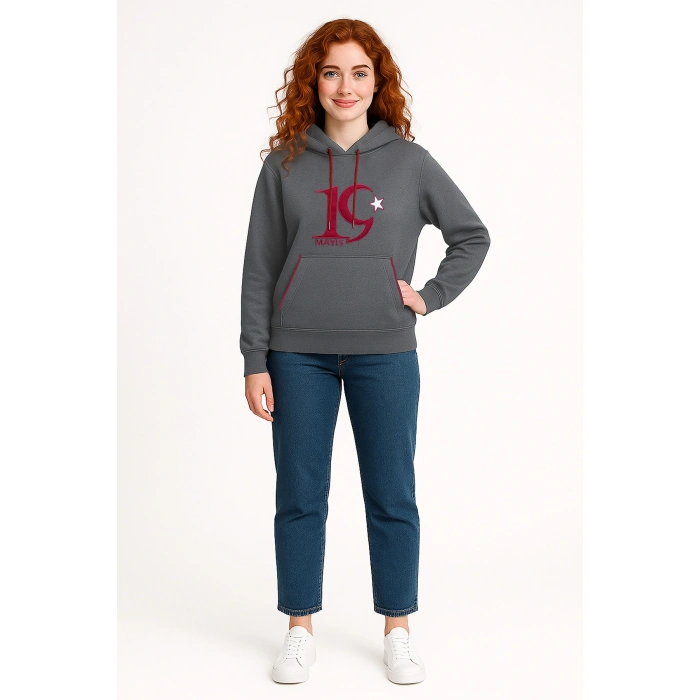 19 Mayıs Temalı 3 İp Sweatshirt Aplikeli Şık ve Konforlu Tasarım