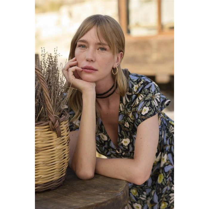 AMORA SECRET % VISKON ÇIÇEK VE YAPRAK DESENLI ÖNÜ DÜĞMELI ELBISE