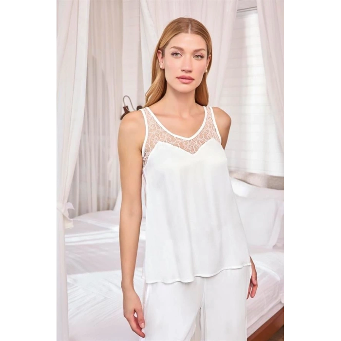 Amora Secret  Dantelli Ve Dekolteli Saten Pijama Takımı