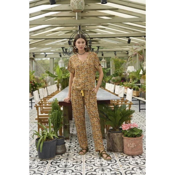 AMORA SECRET ÇIÇEK VE YAPRAK DESENLI ÖNÜ DÜĞMELI ALT ÜST TAKIM