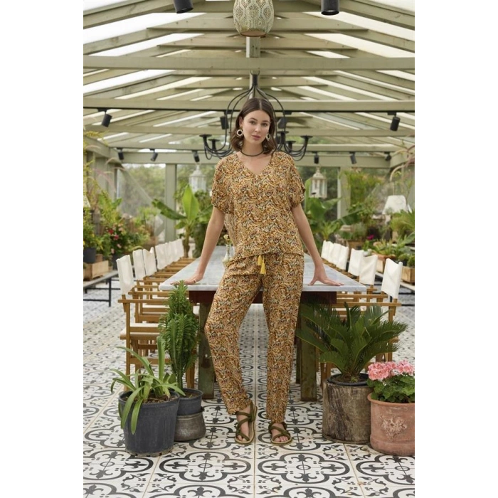 AMORA SECRET ÇIÇEK VE YAPRAK DESENLI ÖNÜ DÜĞMELI ALT ÜST TAKIM