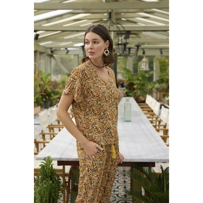 AMORA SECRET ÇIÇEK VE YAPRAK DESENLI ÖNÜ DÜĞMELI ALT ÜST TAKIM