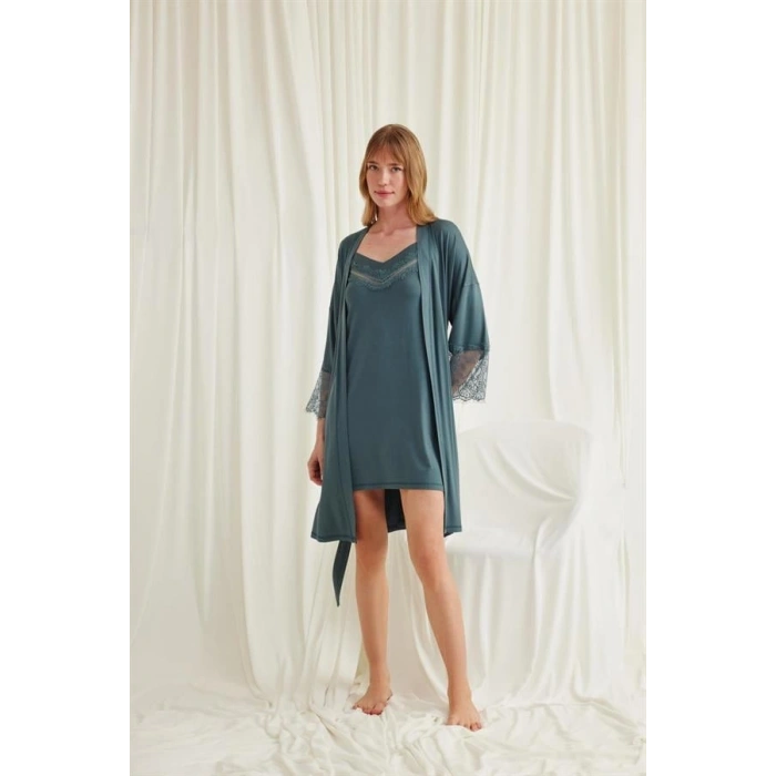 AMORA SECRET DEKOLTELI YAKASI VE KOLU DANTELLI SABAHLIK TAKIMI