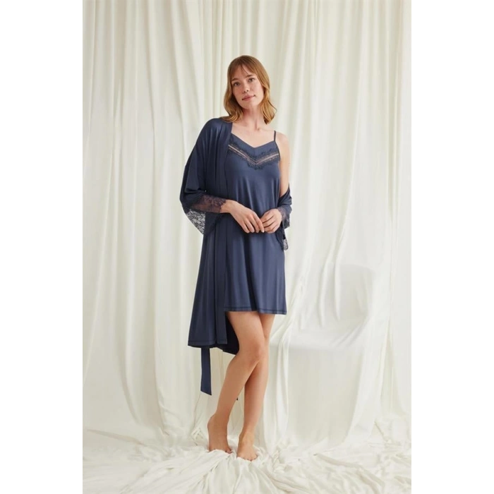 AMORA SECRET DEKOLTELI YAKASI VE KOLU DANTELLI SABAHLIK TAKIMI