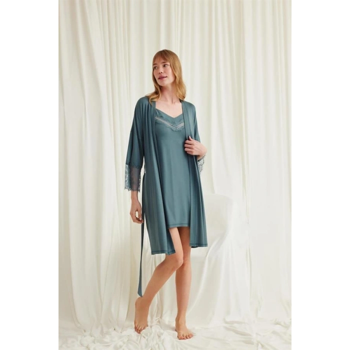 AMORA SECRET DEKOLTELI YAKASI VE KOLU DANTELLI SABAHLIK TAKIMI