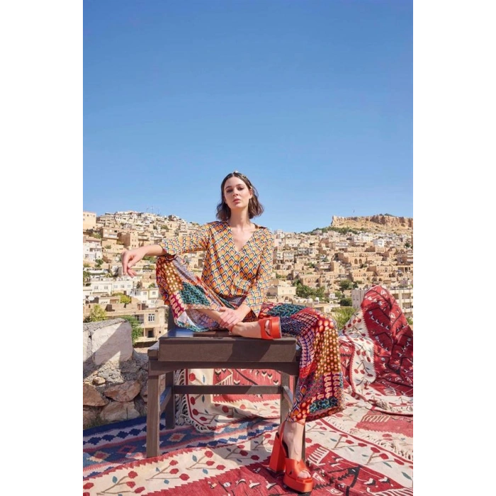 AMORA SECRET ETNIK DESENLI SATEN ALT ÜST TAKIM