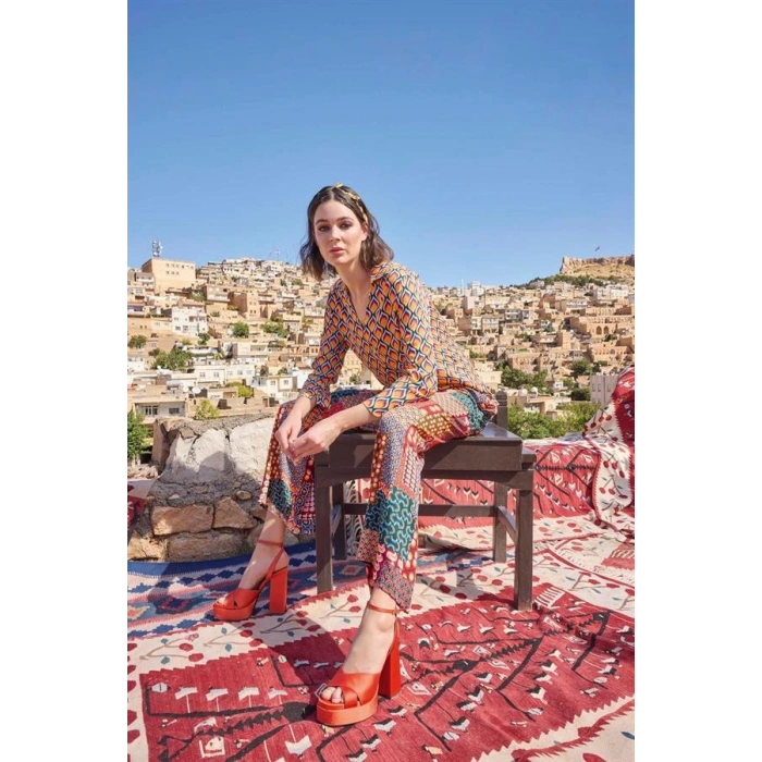 AMORA SECRET ETNIK DESENLI SATEN ALT ÜST TAKIM