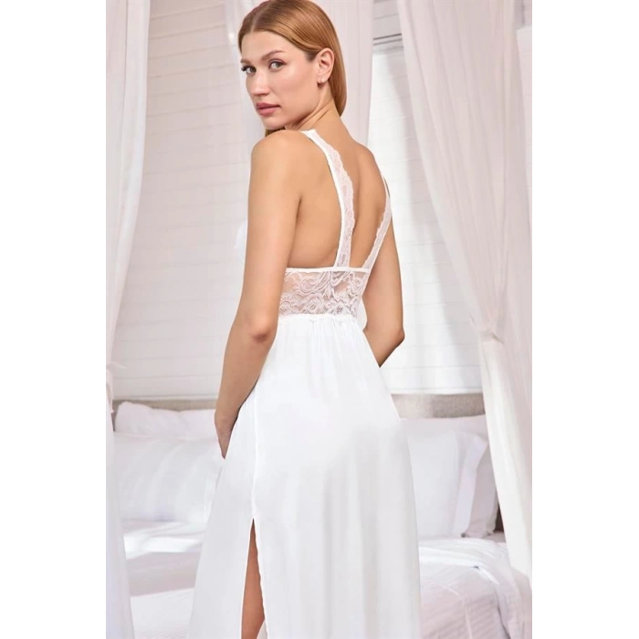 AMORA SECRET GÖĞÜS VE SIRT DEKOLTELI DANTELLI VE YIRTMAÇLI SATEN GECELIK