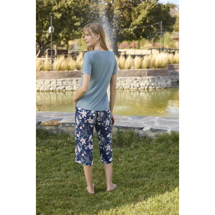 ÖZEL TASARIM ÇİÇEK VE YAPRAK DESENLİ VE BASKILI KAPRİ TAKIMI