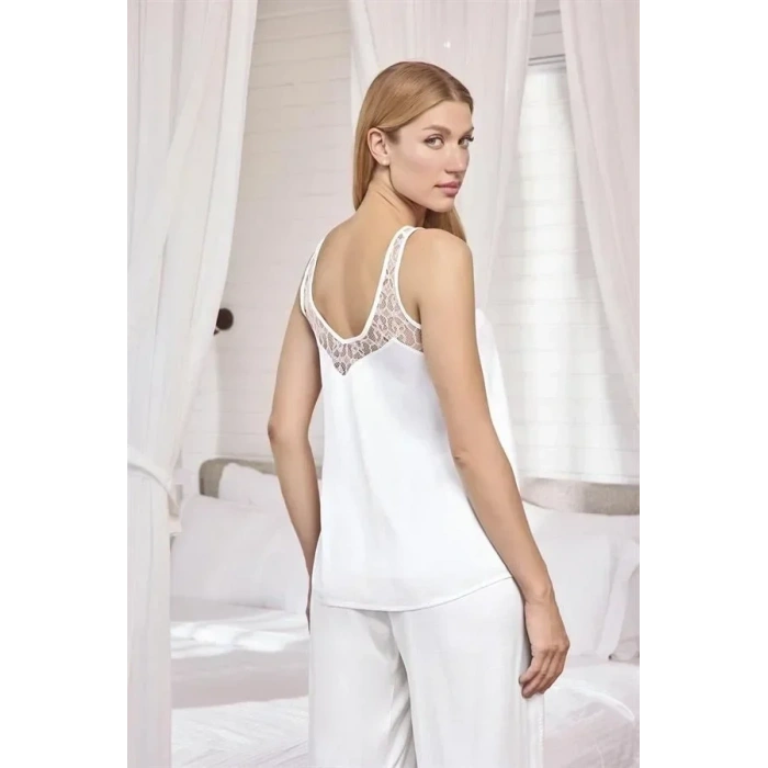 ÖZEL TASARIM  DANTELLİ VE DEKOLTELİ SATEN PİJAMA TAKIMI