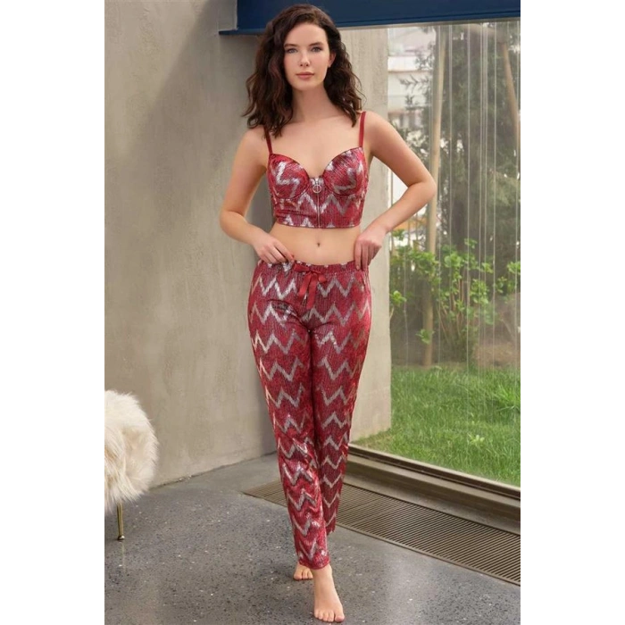 ÖZEL TASARIM  KADİFE BALENLİ DESTEKLİ DOLGULU PARLAK BASKILI FERMUAR DETAYLI BÜSTİYER VE PANTOLON PİJAMA TAKIMI