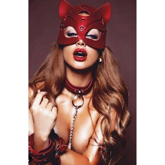 ÖZEL TASARIM KIRMIZI MASKE TASMA VE BACAK KELEPCE SEXY SET