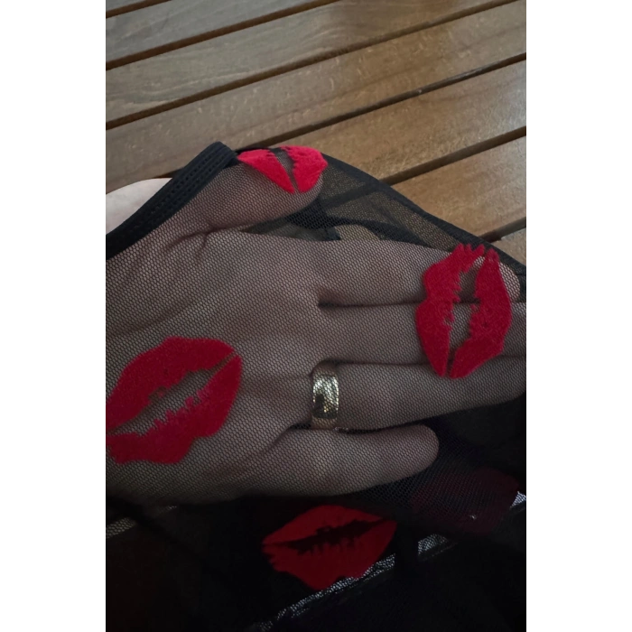 ÖZEL TASARIM ÖPÜCÜK DESENLİ TRANSPARAN SİYAH FANTAZİ İÇ GİYİM TM1385