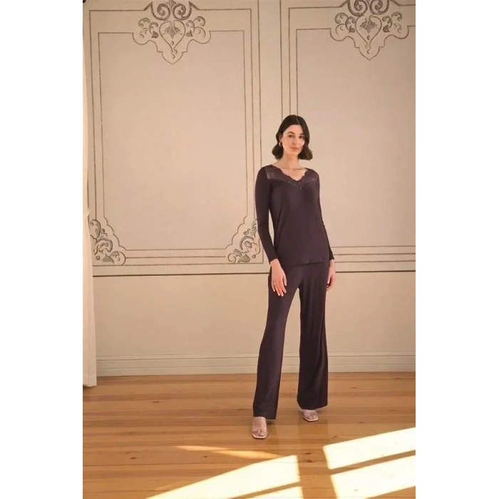 ÖZEL TASARIM  UZUN KOLLU VE DANTELLİ PİJAMA TAKIMI