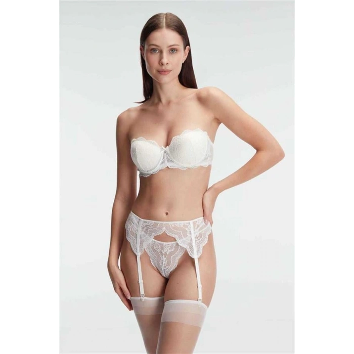 AMORA SECRET SÜTYEN, JARTIYER, STRING VE ÇORAP TAKIMI