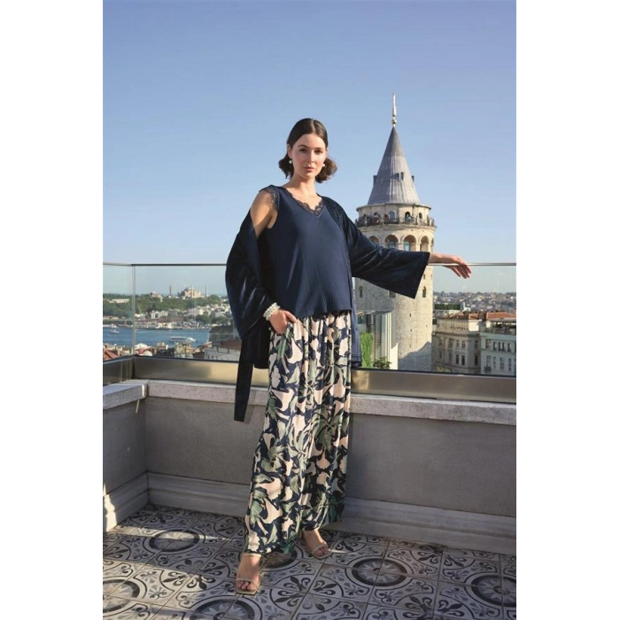 AMORA SECRET YAPRAK DESENLI VE DANTELLI 3LÜ PIJAMA TAKIMI