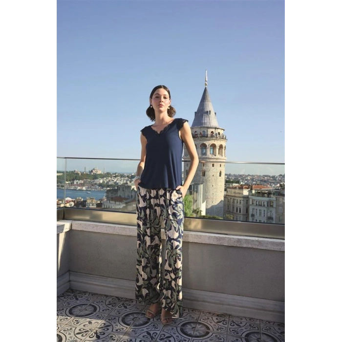 AMORA SECRET YAPRAK DESENLI VE DANTELLI 3LÜ PIJAMA TAKIMI