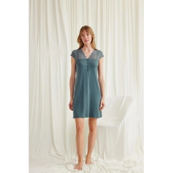 AMORA SECRET KOLU OMZU VE YAKASI DANTELLI ÖNÜ DÜĞMELI GECELIK