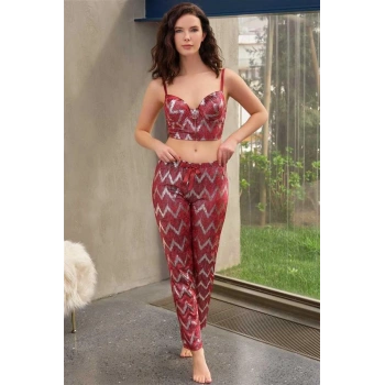 ÖZEL TASARIM  KADİFE BALENLİ DESTEKLİ DOLGULU PARLAK BASKILI FERMUAR DETAYLI BÜSTİYER VE PANTOLON PİJAMA TAKIMI