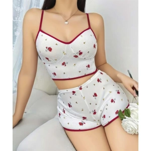 Amora Secret Kadın Fantazi İç Giyim Pamuklu Beyaz Üstüne Kırmızı Gül Desen Fitilli Askılı Şortlu Pijama Takımı - Şehvetli ve Zarif Tasarım