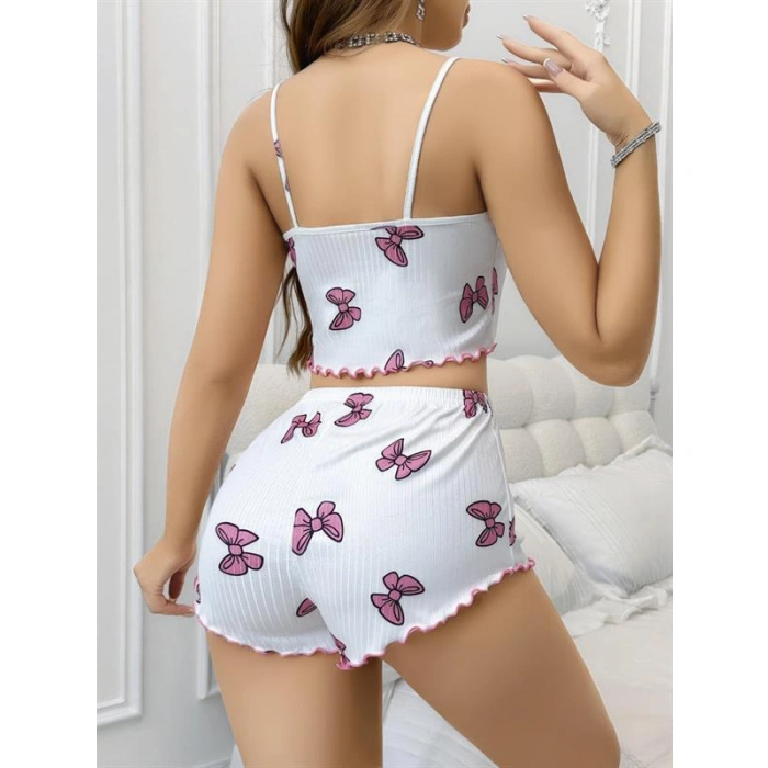 Amora Secret Kadın Fantazi İç Giyim Pamuklu Beyaz Üstüne Pembe Kurdela Desenli Fitilli Askılı Şortlu Pijama Takımı - Şehvetli ve Zarif Tasarım