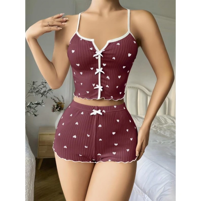 Amora Secret Kadın Fantazi İç Giyim Pamuklu Kahverengi Üstüne Beyaz Kalp Desen Fitilli Askılı Şortlu Pijama Takımı - Şehvetli ve Zarif Tasarım