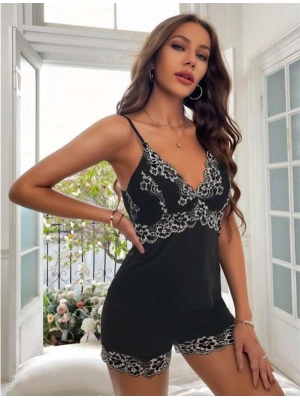 Amora Secret Beyaz Dantel İşlemeli Siyah İnce Askılı Saten Şortlu Takım