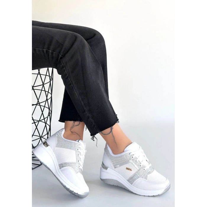 Geja Beyaz Cilt Bağcıklı Spor Ayakkabı