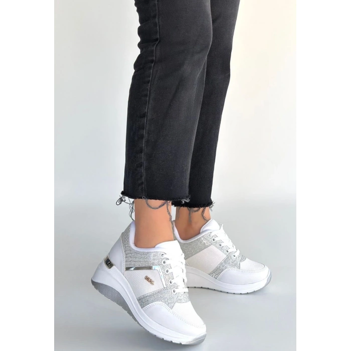Geja Beyaz Cilt Bağcıklı Spor Ayakkabı