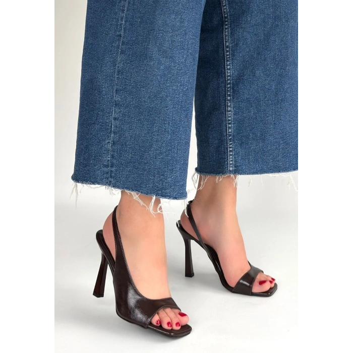 Janta Kahverengi Cilt Topuklu Ayakkabı