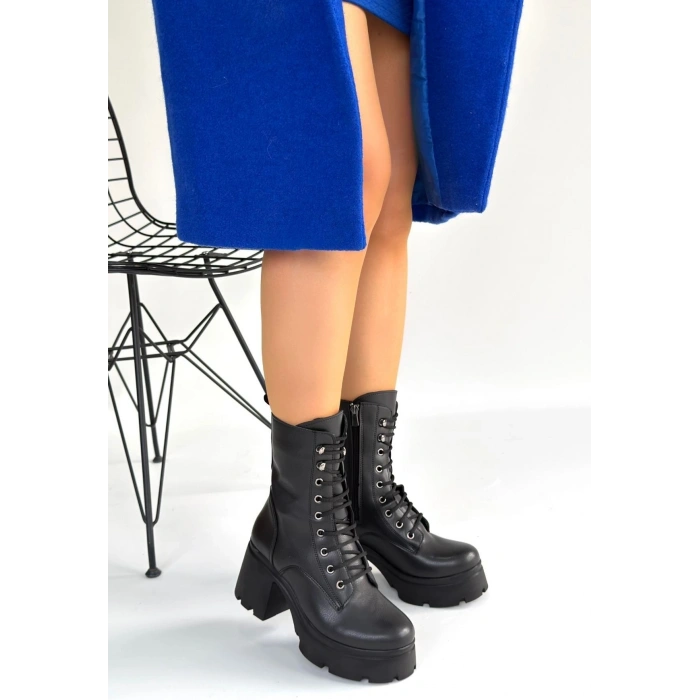 Jones Siyah Cilt Bağcıklı Topuklu Bot