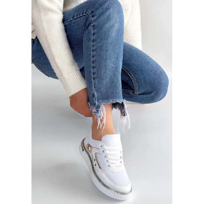 Junda Beyaz Cilt Bağcıklı Spor Ayakkabı