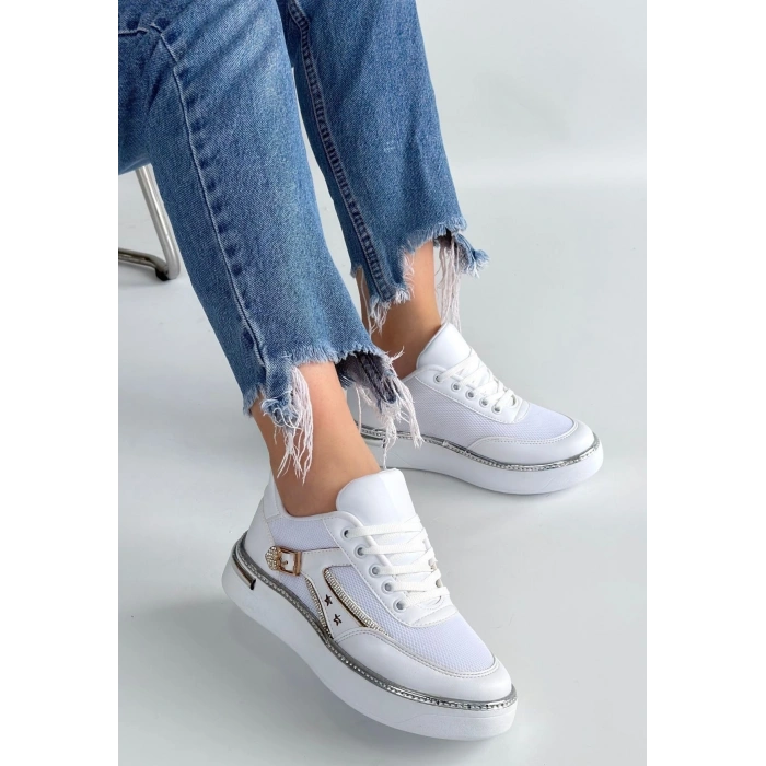 Junda Beyaz Cilt Bağcıklı Spor Ayakkabı